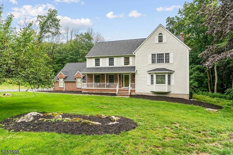 1st image of 75 Hidden Glen Dr