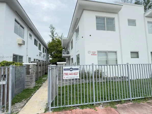 855 80th St APT 4, Miami Beach, FL 33141