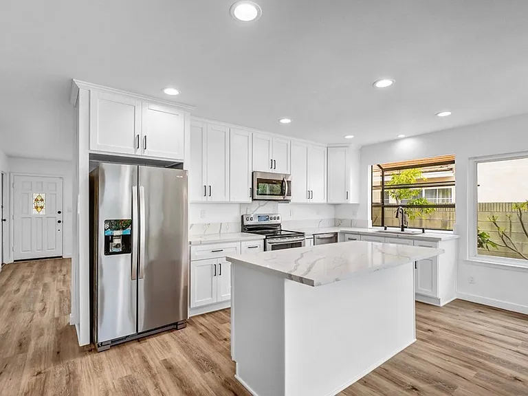 16560 Elm Haven Dr — Photo 8