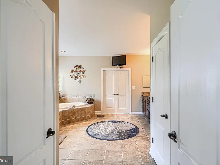 1319 Martin Meadows Dr — Photo 87