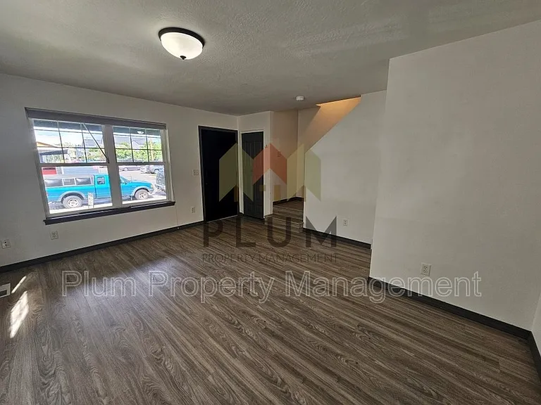 1314 Bulwer St — Photo 5