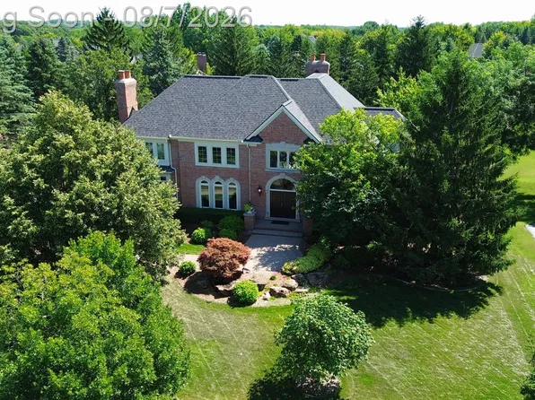 4929 Crestone Way, Rochester, MI 48306