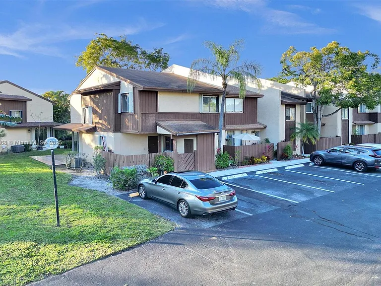 1233 Hampton Blvd — Photo 37