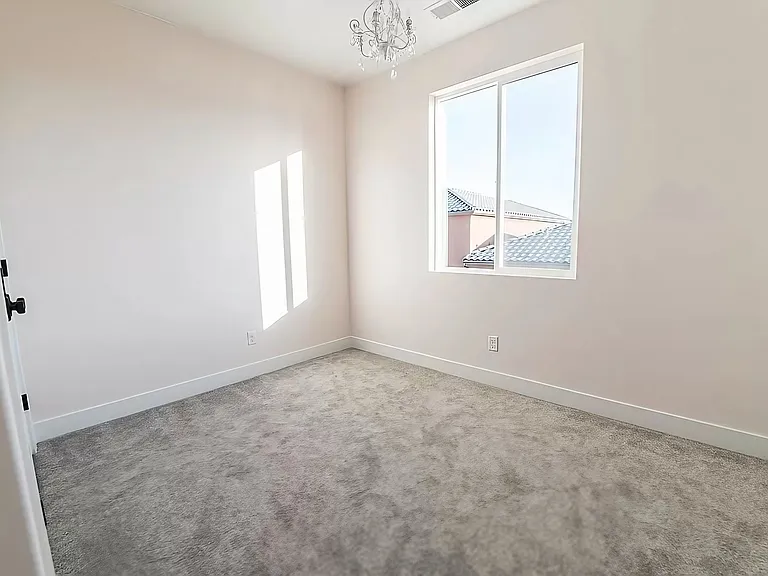 3685 W 2510 S — Photo 21