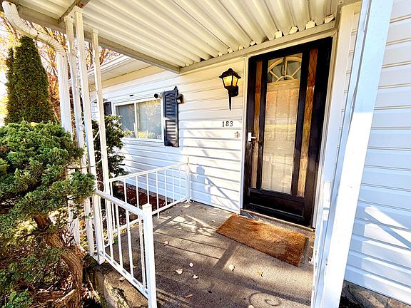 3rd image of 183 Lookout Rd