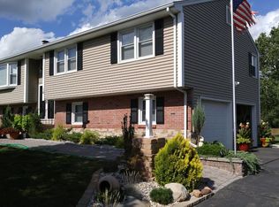16 Harvest Ln, Rocky Hill, CT 06067