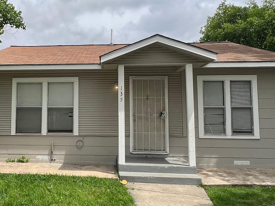 1st image of 135 Parmly Ave