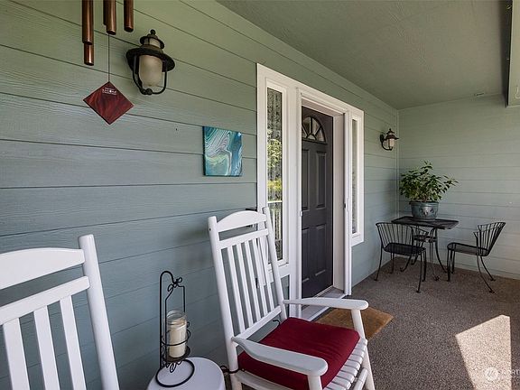 3rd image of 544 47th Avenue SE
