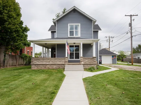 108 W 1st St, Brookston, IN 47923