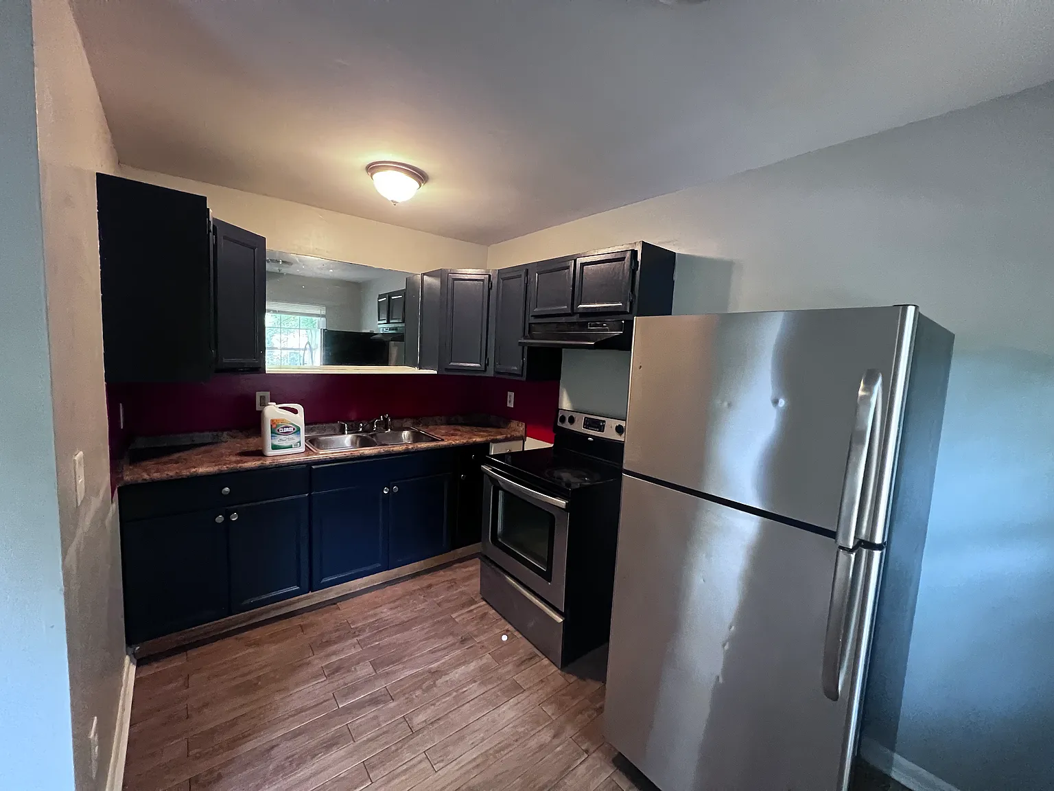 2 bed, 750 sqft, $1,200 — Photo 3