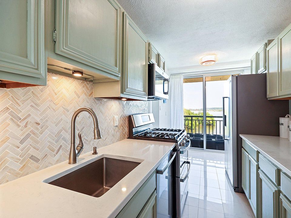 1st image of 501 Slaters Ln APT 603