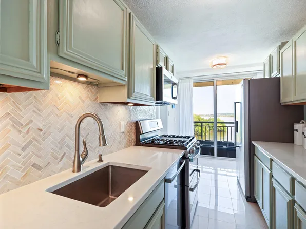 501 Slaters Ln APT 603, Alexandria, VA 22314