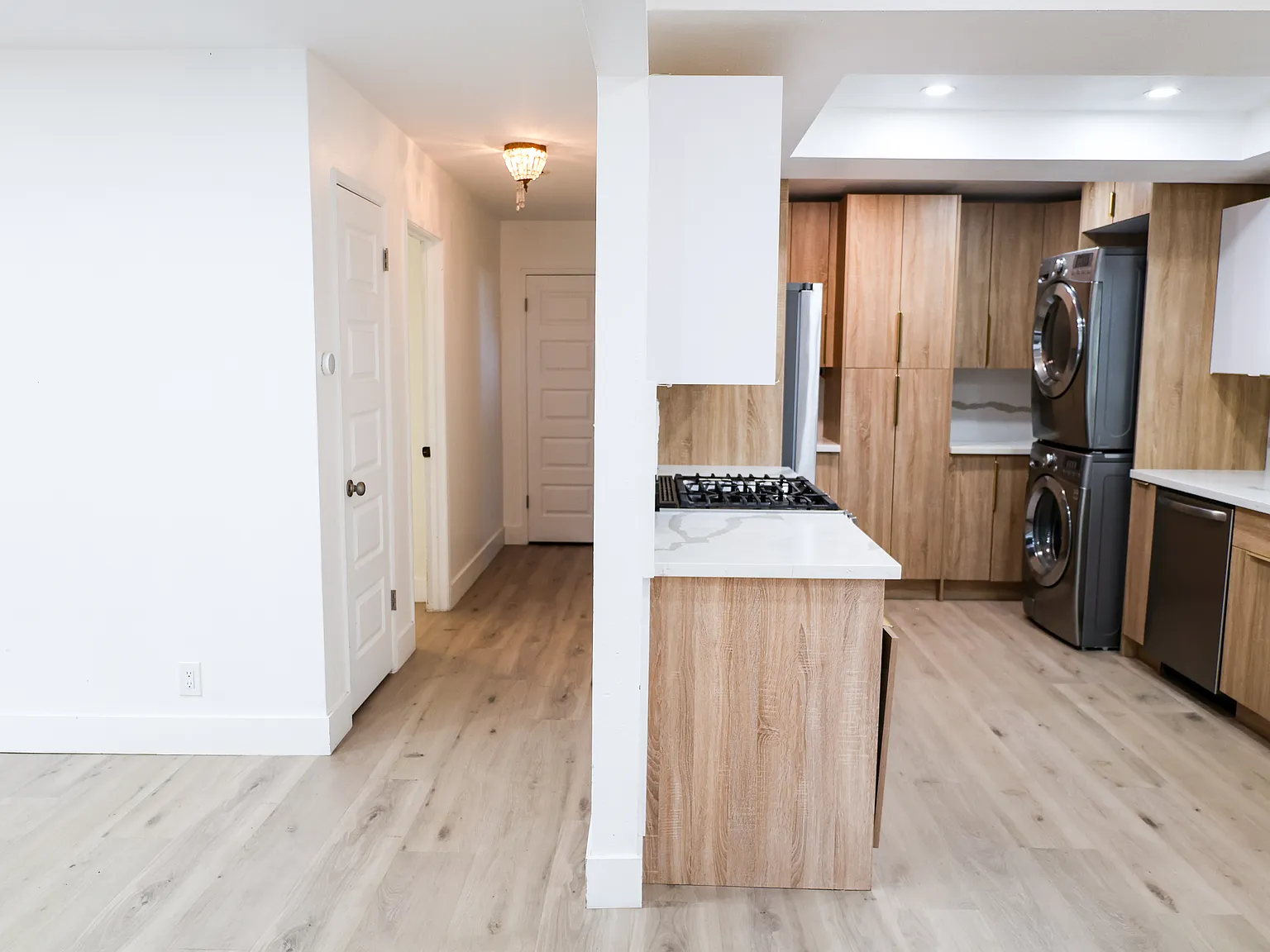 3 bed, 1260 sqft, $4,295 — Photo 4