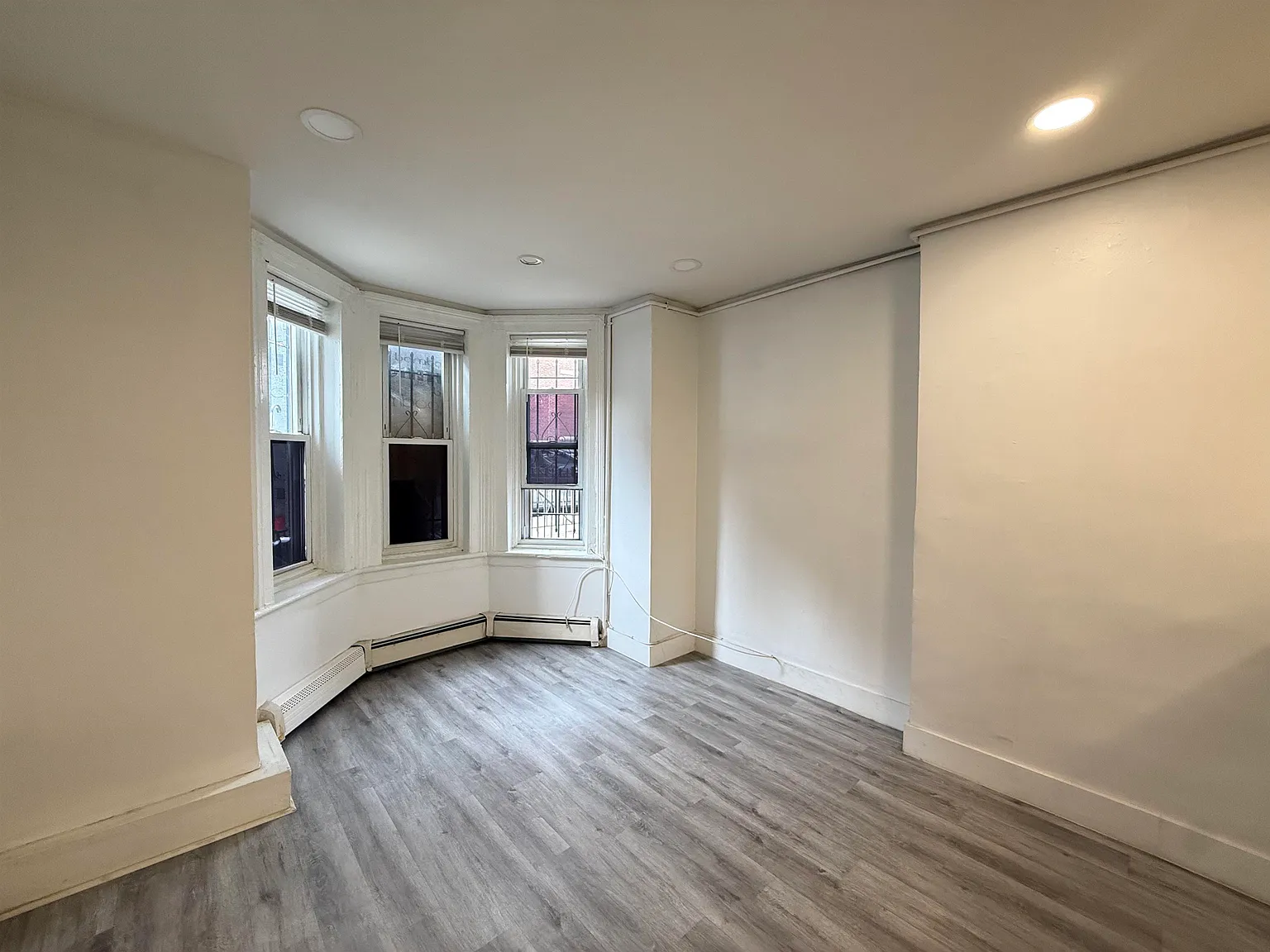 1 bed, 1.0 bath, $1,675 — Photo 2