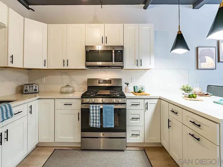 1298 Prospect St #2F — Photo 11