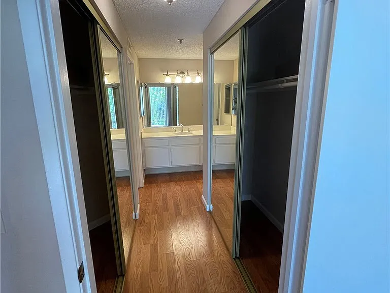 2563 Plaza Del Amo — Photo 13