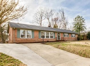 102 Norwood Dr, Colonial Heights, VA 23834