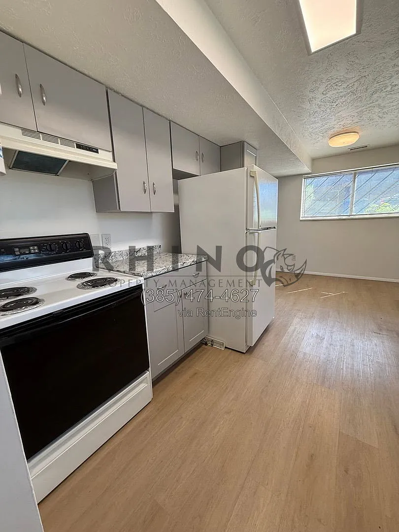 2 bed, 1.0 bath, 2522 sqft, $1,935 — Photo 4