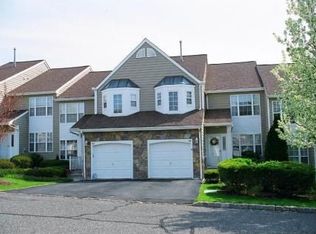 60 Knoll Ct, Millington, NJ 07946