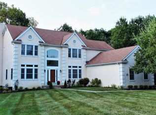 1349 Dobbins Dr, New Albany, OH 43054