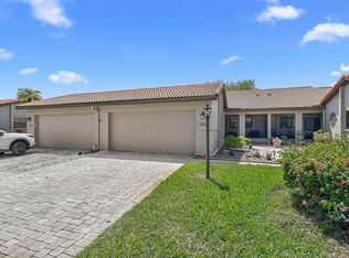892 Country Club Cir #50, Venice, FL 34293