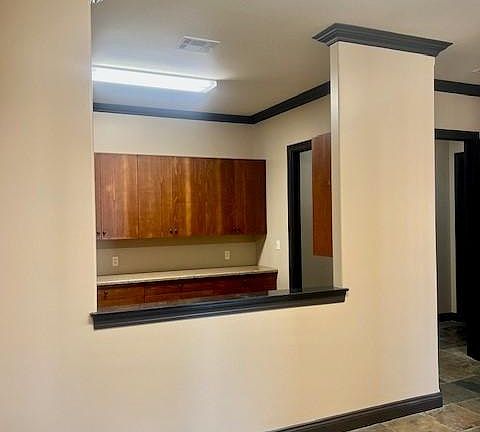 2nd image of 2720 Rue De Jardin Ste 100