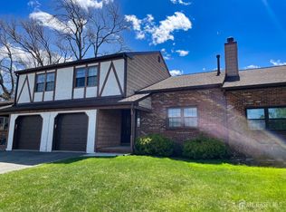 19 Wellington Ct, Sayreville, NJ