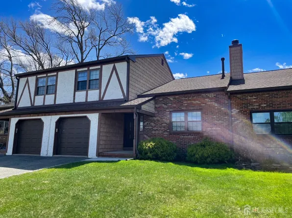 19 Wellington Ct, Sayreville, NJ 08872