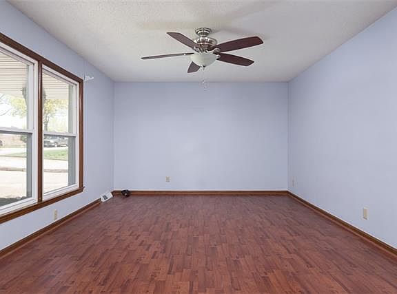 4th image of 1011 Ethel Harrison Dr