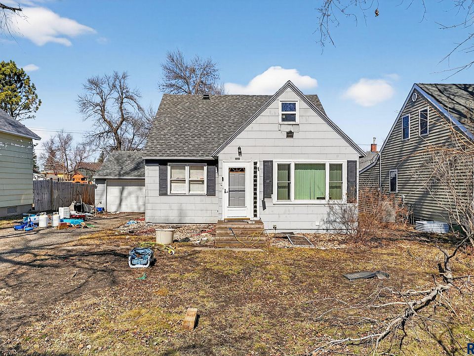 1st image of 105 6th St W