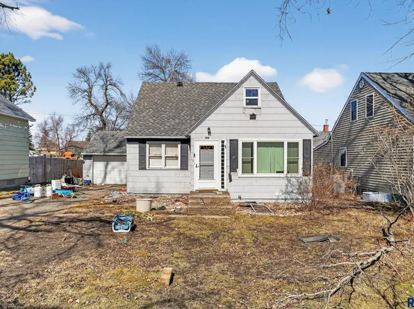 105 6th St W, Clear Lake, SD 57226