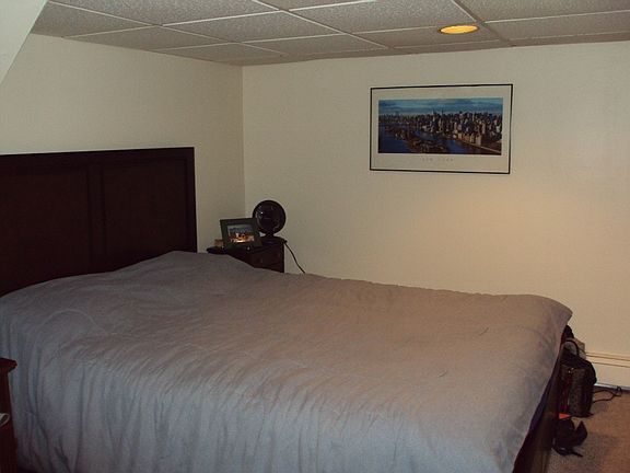 4th image of 252 Bayview Ave