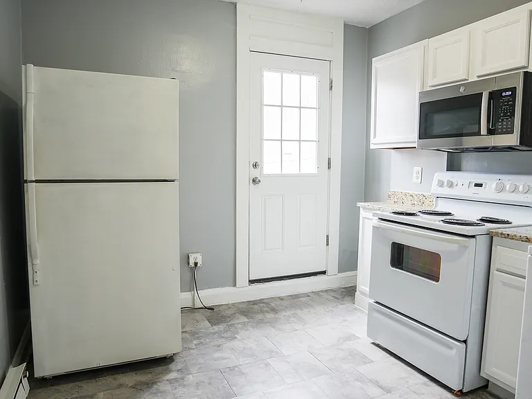 2881 Pelham Ave #A — Photo 9