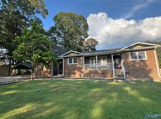 19526 Meadows Rd, Athens, AL 35613