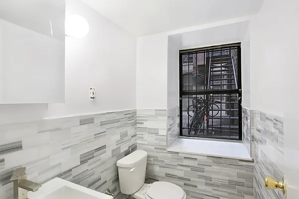 Rented by REZI | media 16