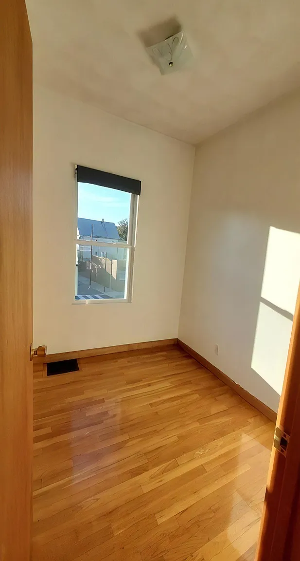 2 bed, 950 sqft, $2,200 — Photo 2