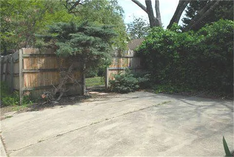 Back 2 Car Driveway