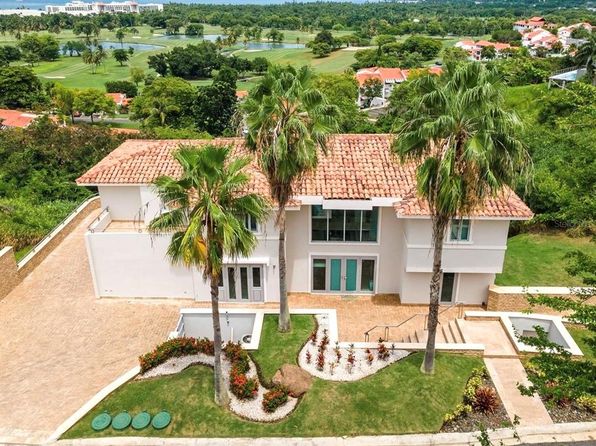 52 Las Vistas Ave, Rio Grande, PR 00745