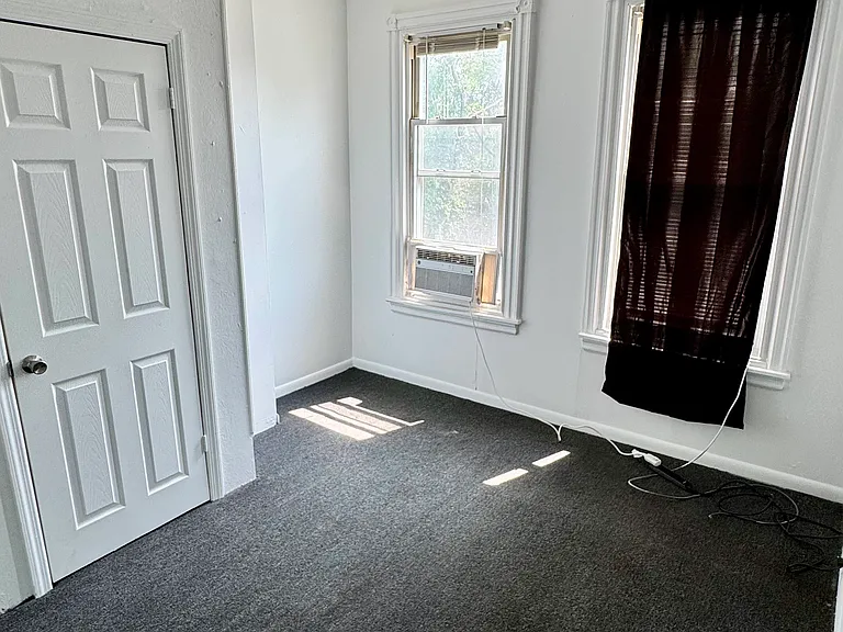 354 Ophelia St — Photo 17