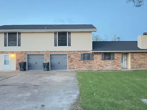 2620 Maple Ave, Groves, TX 77619