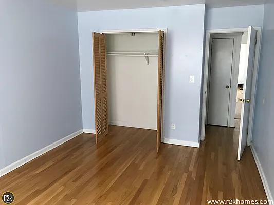 Rented by Realty 2000 Corp | media 6