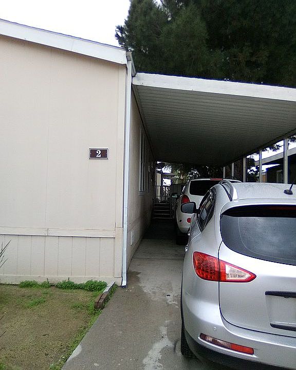 1st image of 913 S Grand Ave Space 2