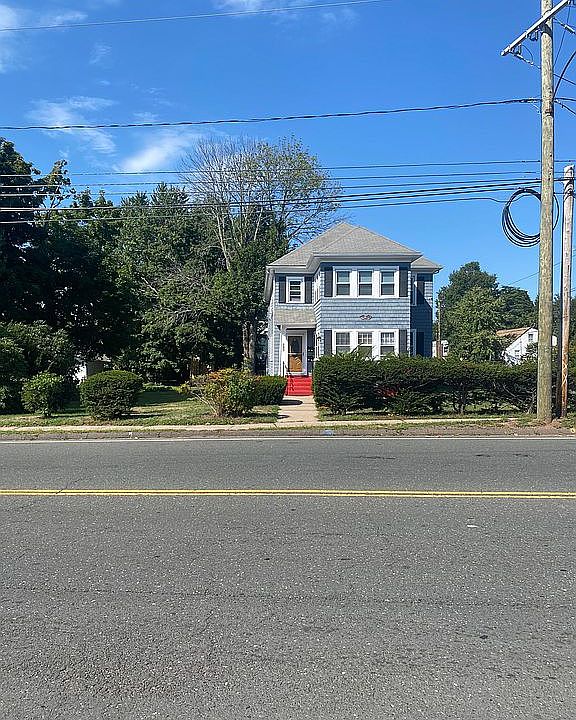 ブルーヒルズ 717 E 181st Street, Bronx, NY - $630,000. Duplex presented