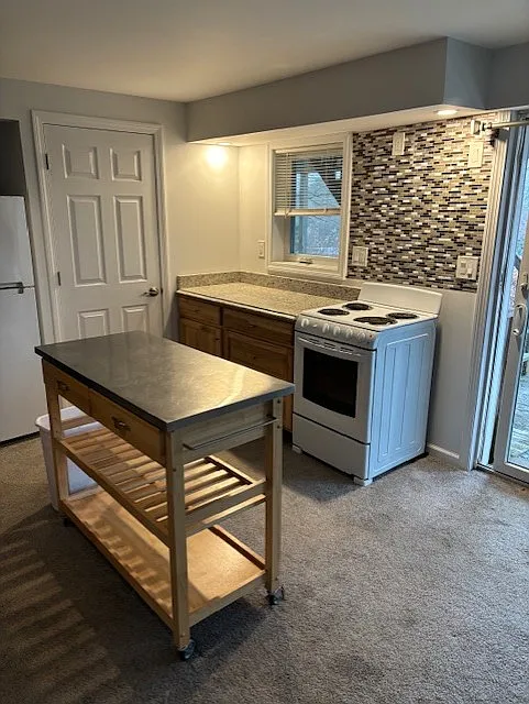 OPEN KITCHEN