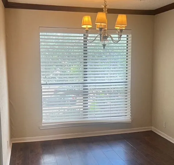 1901 Cloisters Dr #921 — Photo 2