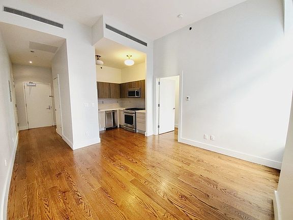 3rd image of 68 Livingston St #1A