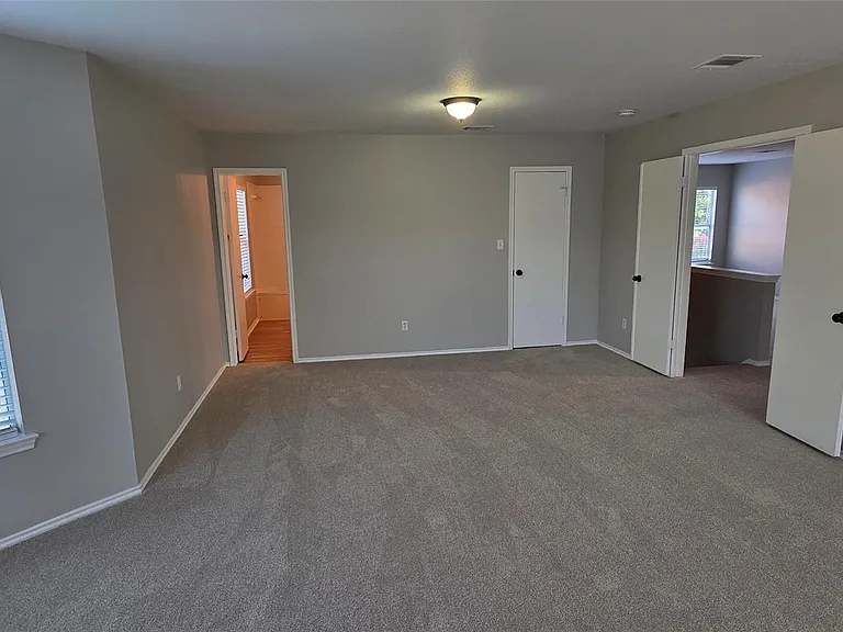 3037 Bradford Park Dr — Photo 16