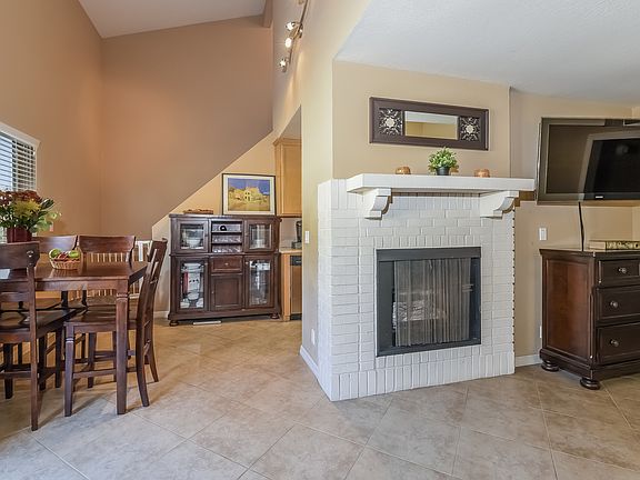 5th image of 3651 S Jasmine Ave #207