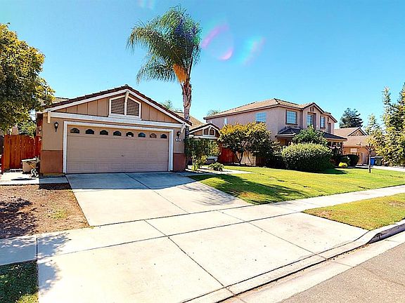 4th image of 946 Sandy Way