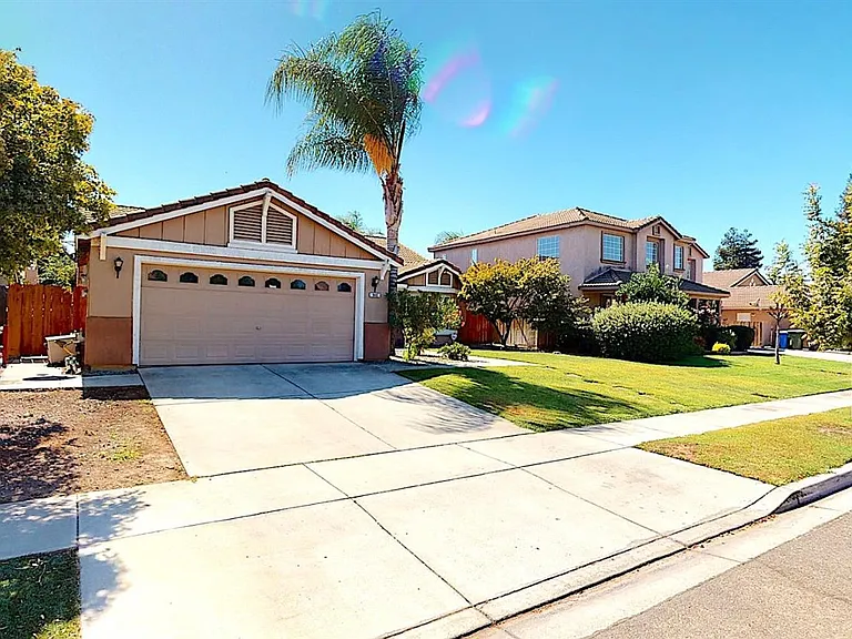 946 Sandy Way — Photo 4